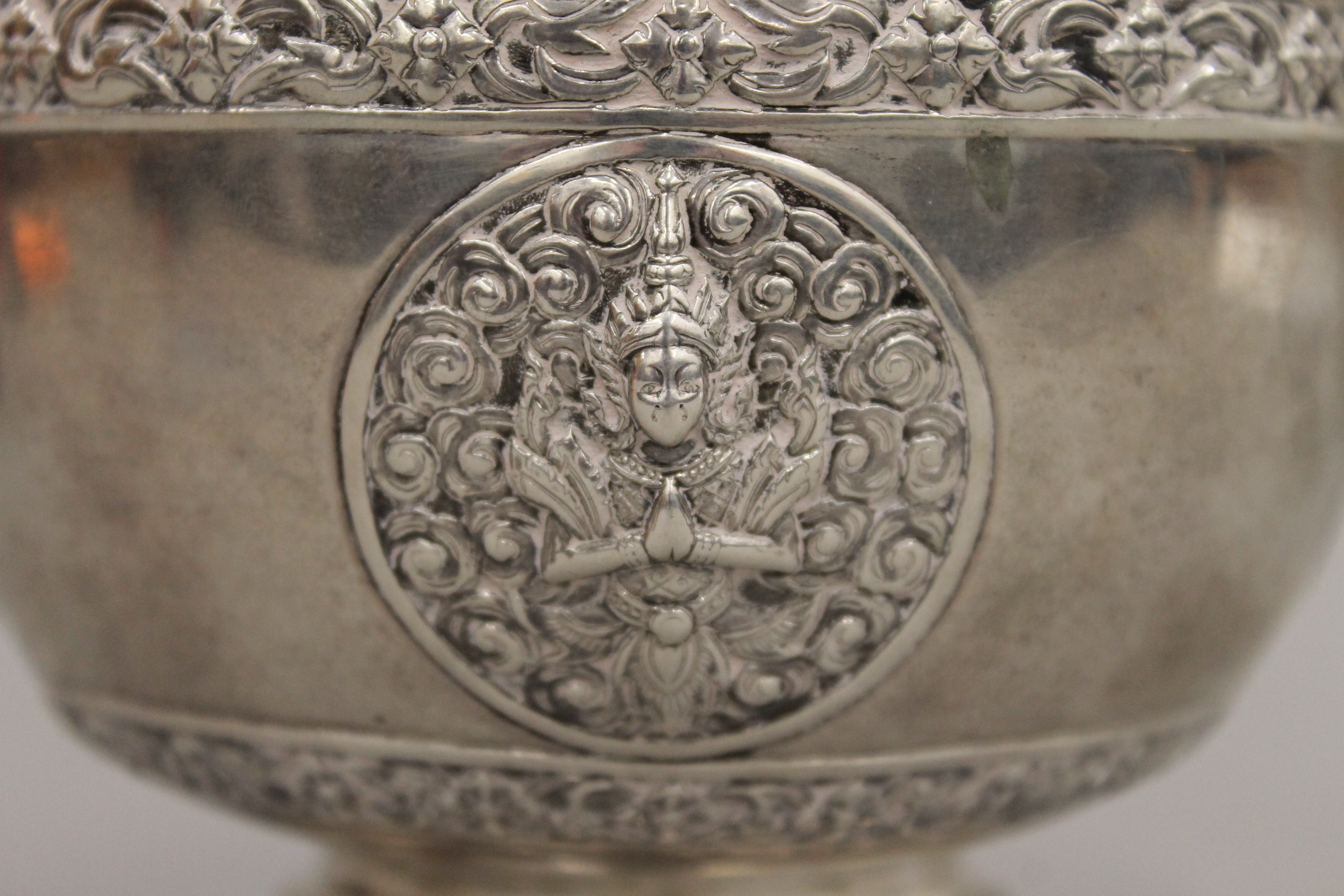 A Thai silver bowl engraved R.T.D.S., Amateur Race 10-7-1926, G T Simzon's, Golden Palm Runner Up. - Image 4 of 8