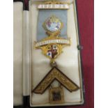 9ct hallmarked gold and enamel Past Master's Masonic Jewel for Commercial Lodge No. 3628,