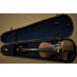 Cased 20th C Violin, two piece back (L57cm)