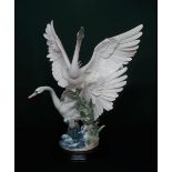 Lladro figurine 5912 "Swans Take Flight" H65cm, including base.