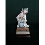 Lladro figurine 4840 Japanese Geisha, including base.