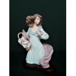 Lladro figurine 6252 "Nature's Beauty", in original box. H26cm, including base.