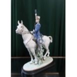 Lladro figurine 4642 "The Kings Guard". H36cm, including base.