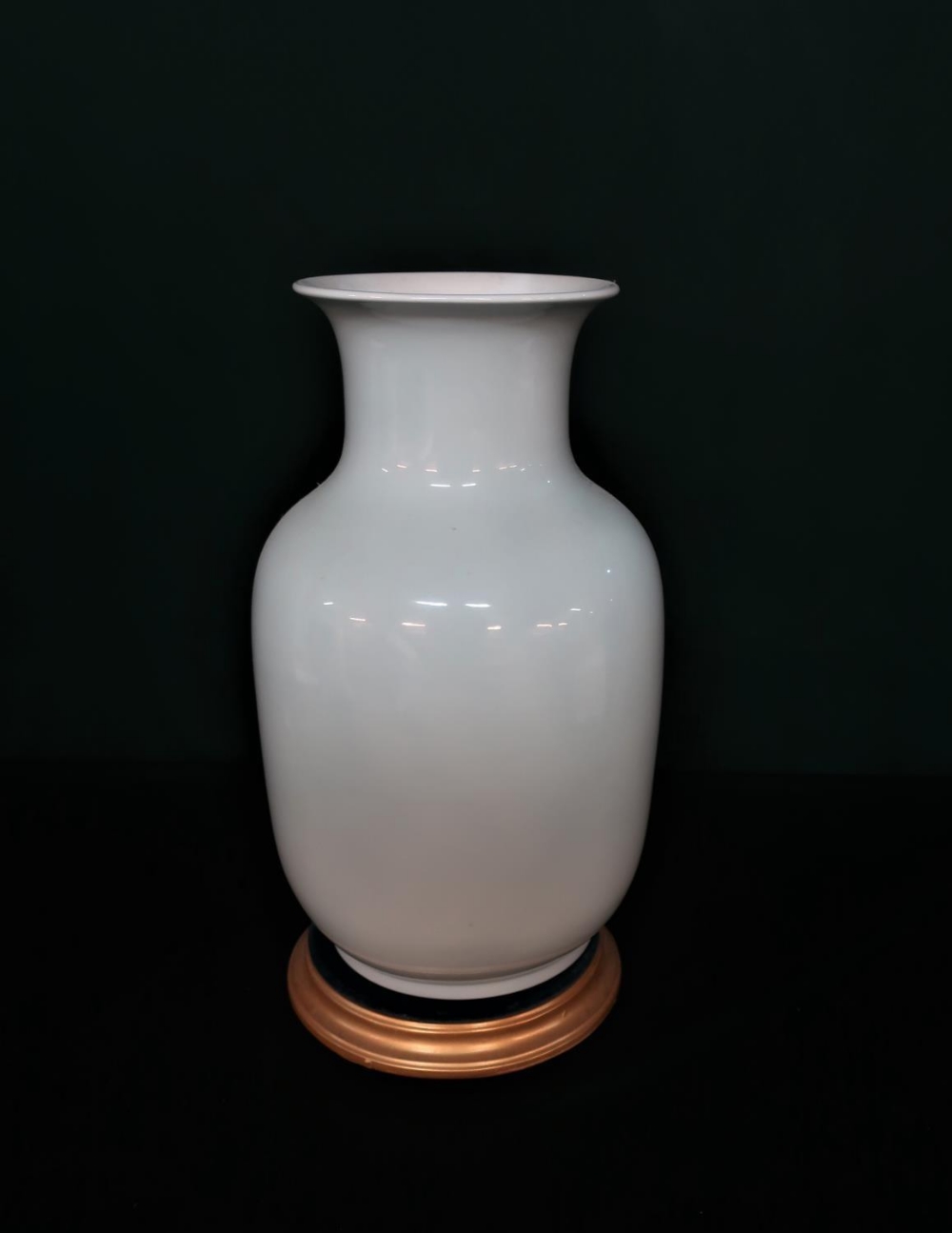 Lladro Vase 1587 ''Vase Gladiolus'', in original box. H37cm, including base. - Image 2 of 2