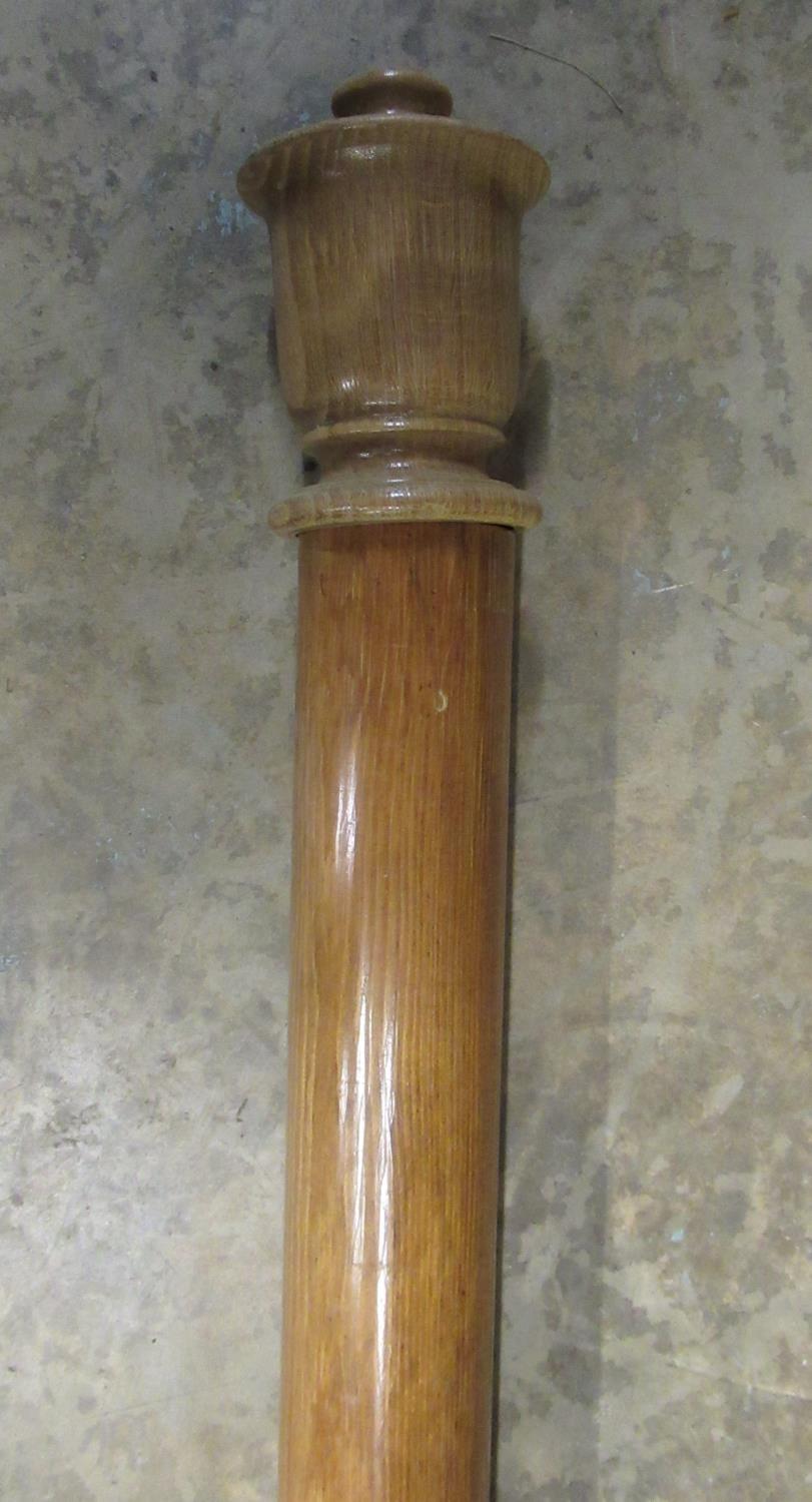 Pine curtain pole with turned golden oak ends W333cm