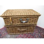 Two wicker picnic baskets (2)
