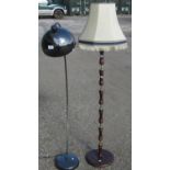 Black curved column floor lamp H150cm, a wooden and gilt metal lamp and shade H160cm (2)