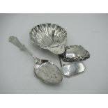 Edw.VII silver hallmarked scallop butter dish on three ball feet, Sheffield 1906 by James Deakin &