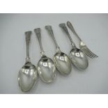 Set of four Edw VII silver hallmarked Kings Pattern dessert spoons and a Geo V Old English dessert