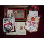 Collection of Manchester United memorabilia including a collection of signed futera signed