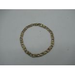 9ct gold flat figure of eight chain bracelet with lobster claw clasp L19.5, 10g
