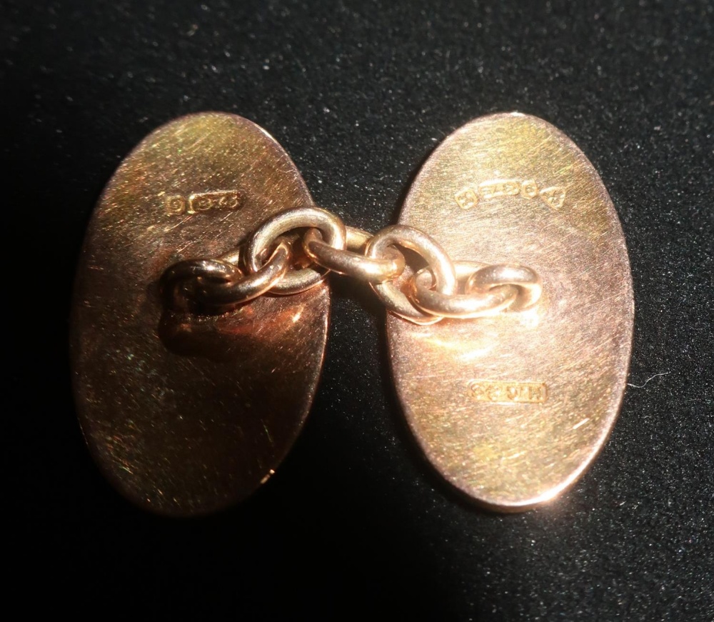 Pair of Hallmarked 9ct rose gold cufflinks stamped 375 Newcastle, 1923 three hallmarked collar studs - Image 2 of 3