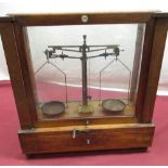 Set of HL Becker Fils and Co of Bruxell France scales in glazed case with accessories and small