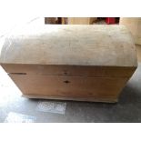 Large pine blanket box with handles