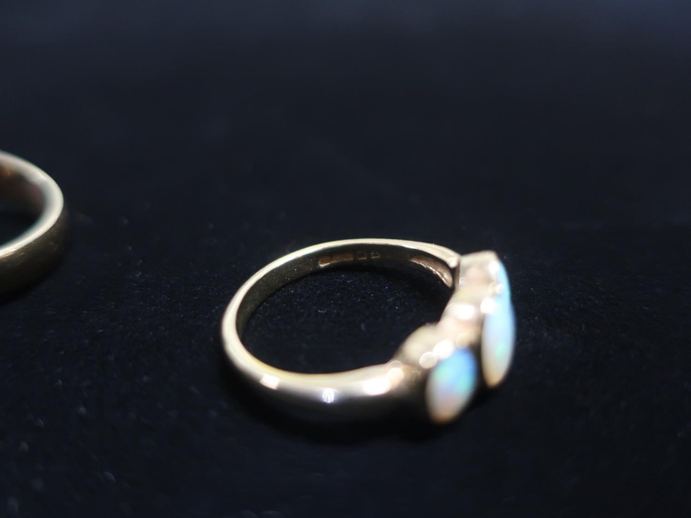 Hallmarked 9ct gold three stone moonstone ring Size P and a another hallmarked 9ct gold moonstone - Image 4 of 4