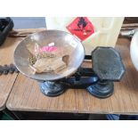 Set of brass and cast weighing scales