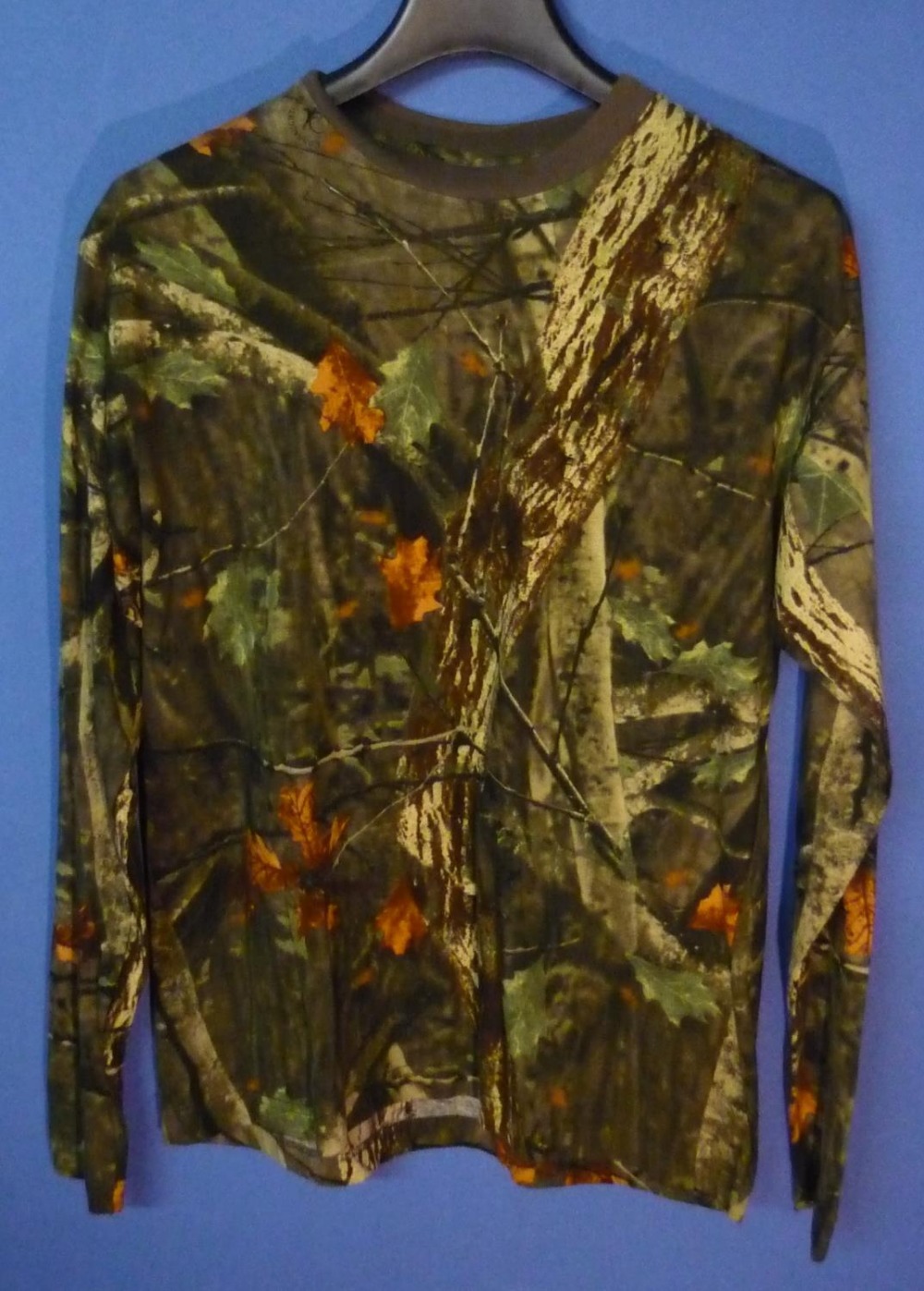 Realtree long sleeved t-shirt, size M