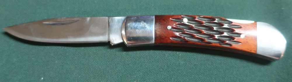 Single bladed pocket knife with textured wooden handle - Image 2 of 2