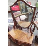 Mahogany free standing dressing table mirror with shaped mirror above two drawers to the base W43.