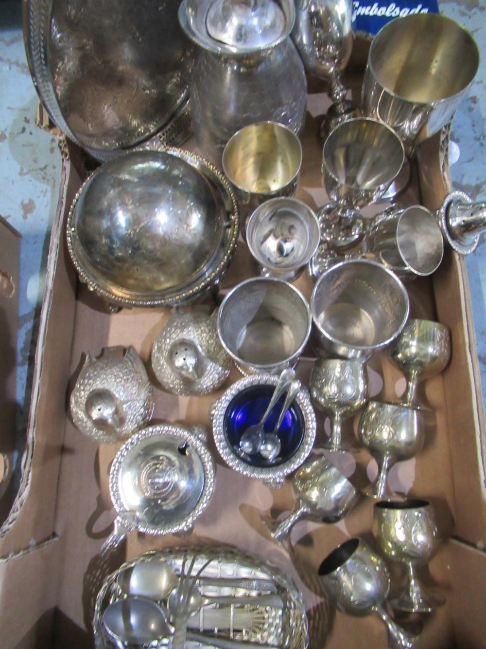 Small collection of silver plate and other metal ware including a continental lidded jug stamped