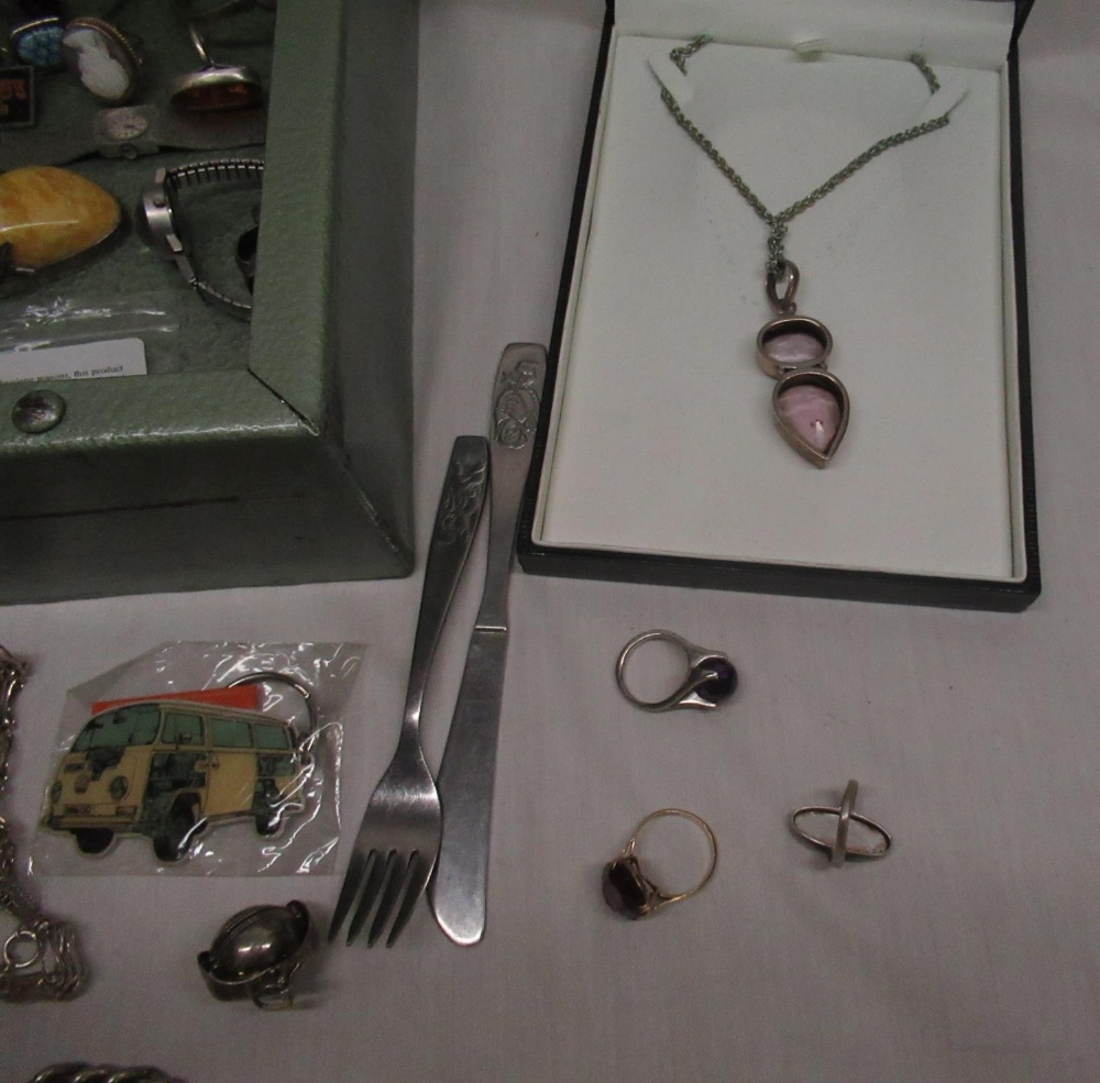 WITHDRAWN -Metal box containing various silver and silver plate rings, bracelets, necklaces etc - Image 2 of 4