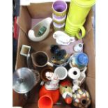 box of various ceramics including large lime green coffee pot, two Susie Cooper pin dishes etc