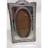 Edw.VII silver photograph frame with repoussé centre and border, Birmingham 1904, H20cm