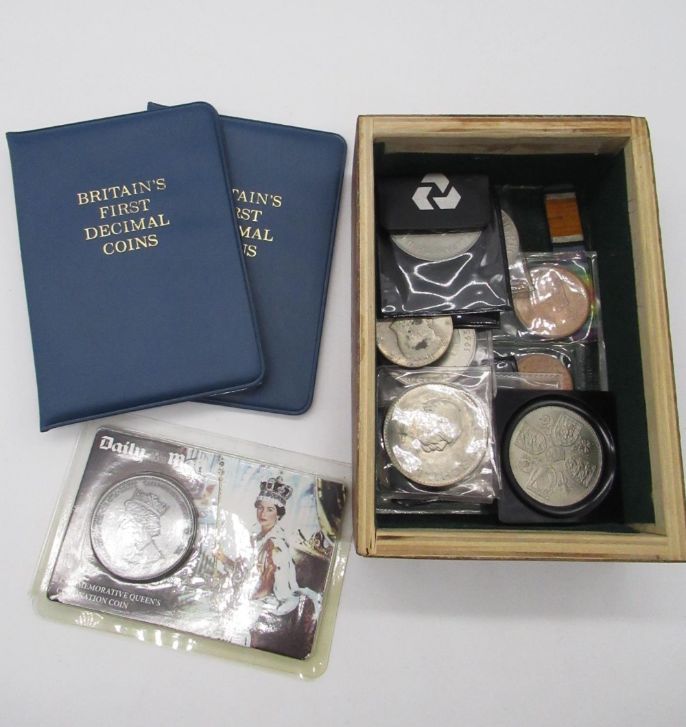 Collection of commemorative crowns including ERII silver jubilee, American coinage, GB Pre and