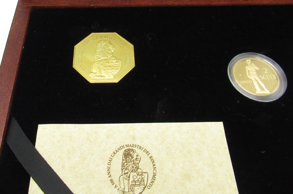 San Marino gold proof cased three coin Michelangelo set, five scudi, two scudi, one scudi with - Image 11 of 15