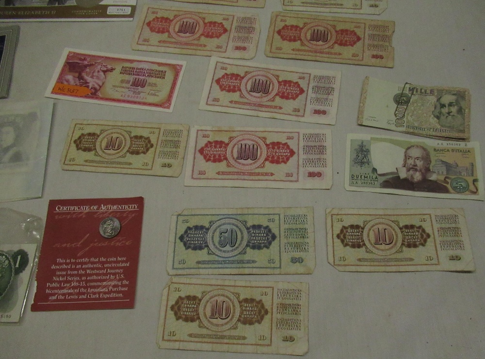 Collection of mixed notes and coins including £1 notes, 10 shilling notes and a Beatrix Potter 50p - Image 7 of 19