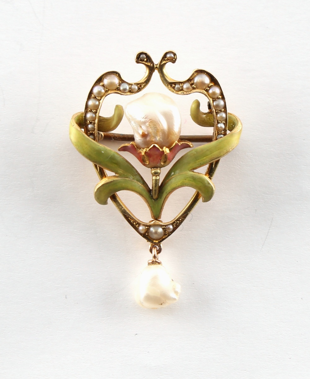 An Art Nouveau style plique a jour baroque pearl & seed pearl brooch, 36mm long.