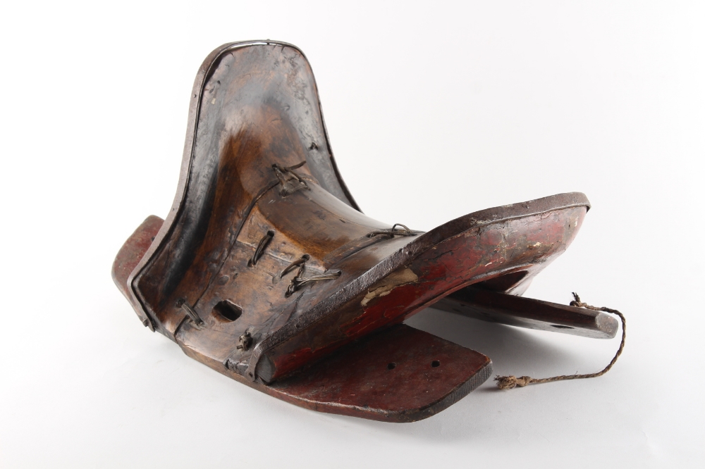 Property of a gentleman - a 19th century Chinese or Tibetan saddle with red painted decoration, 16. - Image 2 of 2