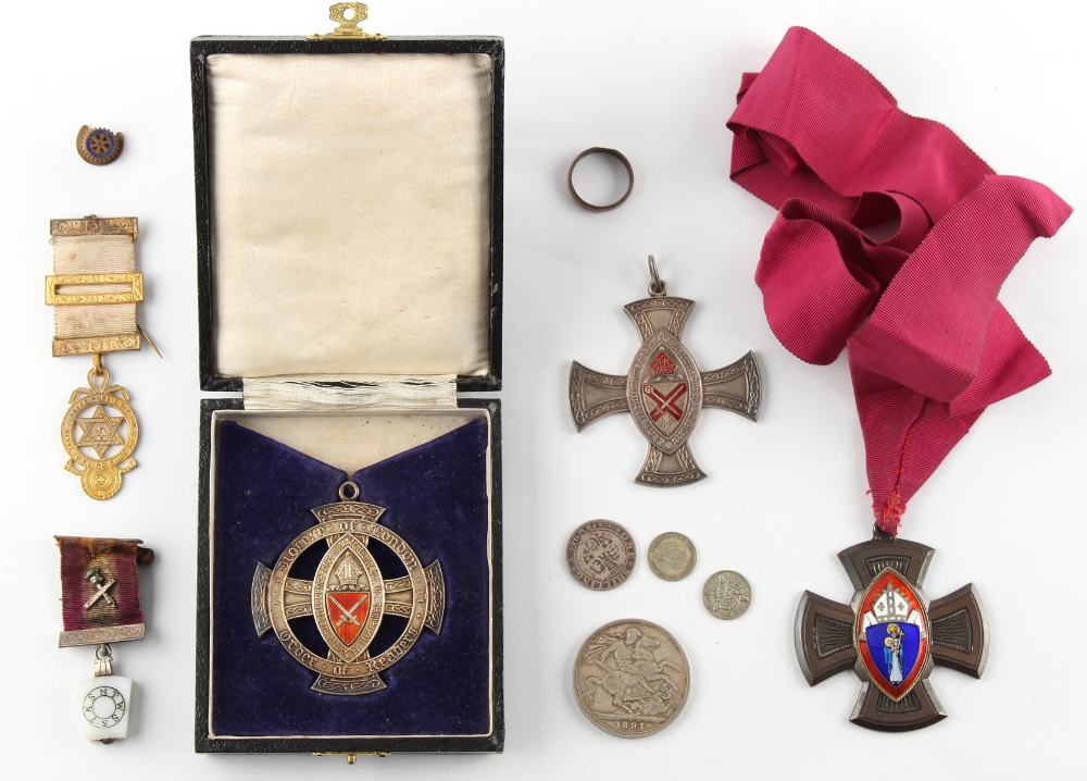 Property of a deceased estate - a Diocese of London Order of Readers silver & enamel medal,