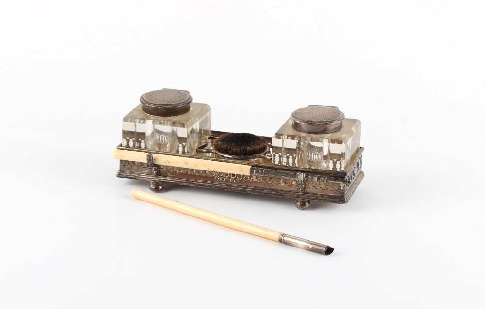 The Henry & Tricia Byrom Collection - an Edwardian silver inkstand, Goldsmiths & Silversmiths