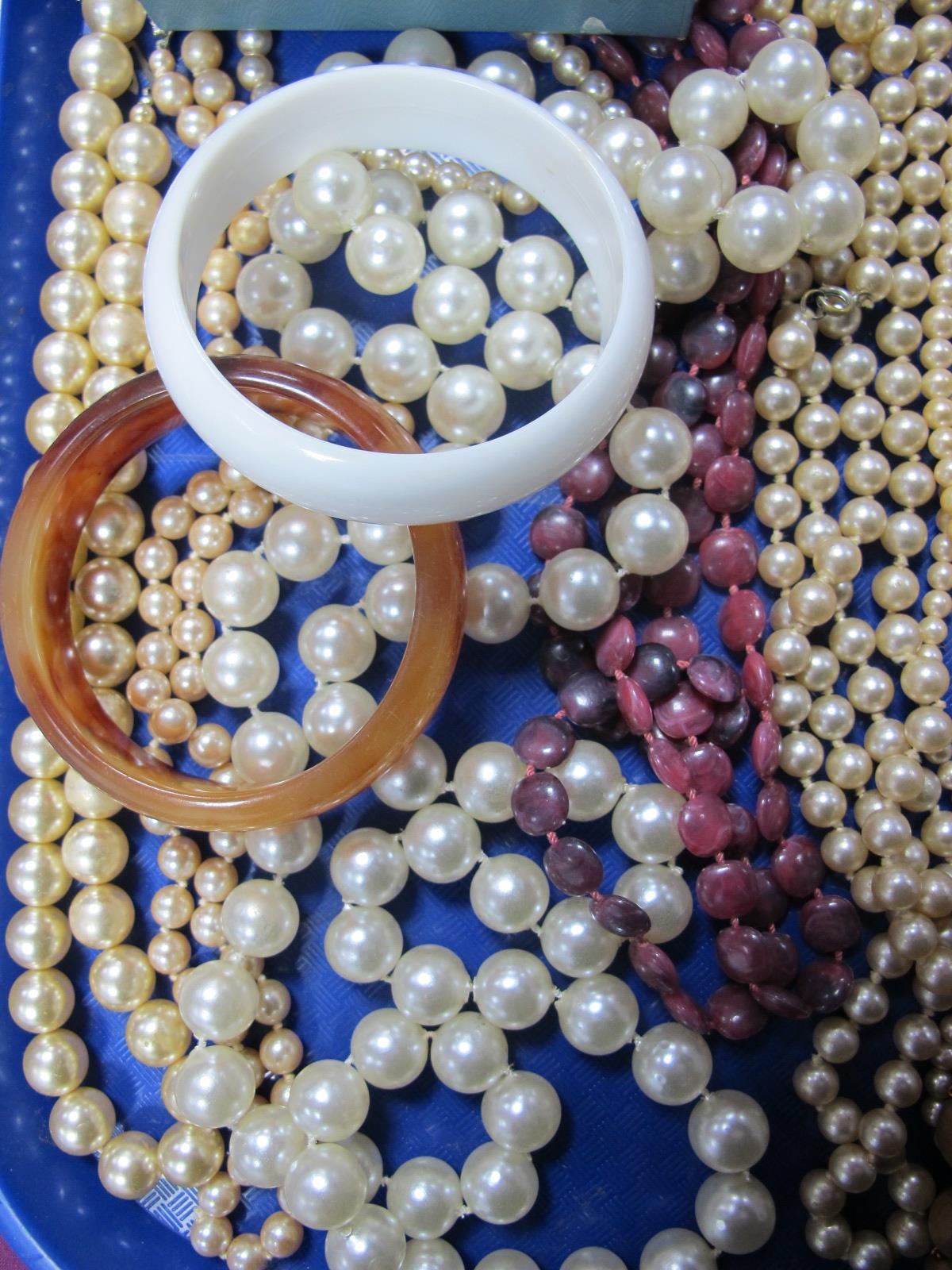 A Mixed Lot of Assorted Costume Jewellery, bead necklaces, imitation pearl beads, a gilt coloured - Image 5 of 5