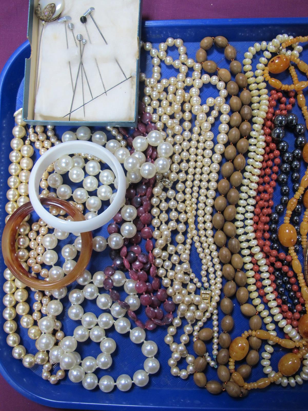 A Mixed Lot of Assorted Costume Jewellery, bead necklaces, imitation pearl beads, a gilt coloured - Image 3 of 5