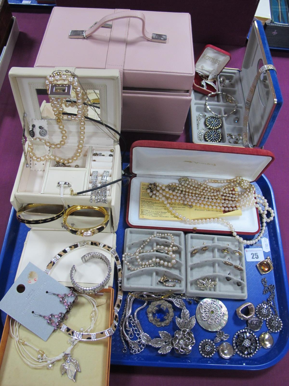 A Mixed Lot of Assorted Costume Jewellery, including imitation pearl bead necklaces, earrings,