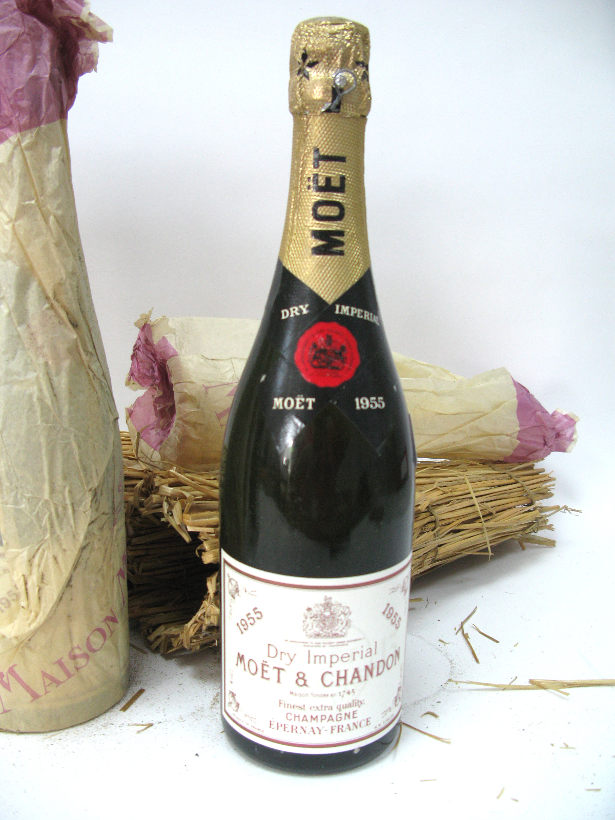 Champagne - Moet & Chandon Dry Imperial Champagne 1955, six bottles in original paper wrappers and - Image 6 of 13