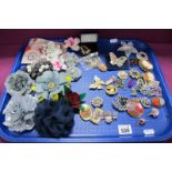 A Mixed Lot of Assorted Modern and Vintage Style Brooches, including cameo style, butterflies,
