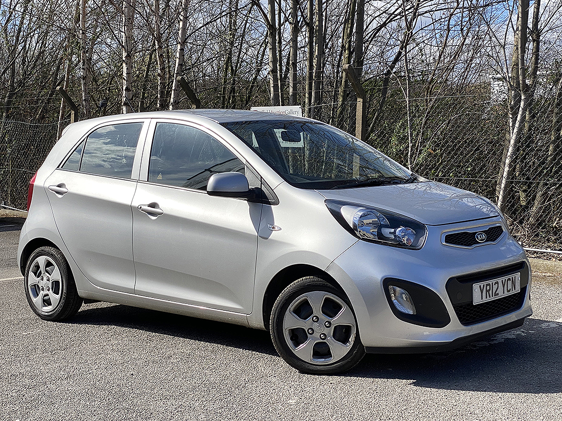 [YR12 YCN] 2012 Kia Picanto 1.0 petrol, 5-door hatchback in Silver, 13,787 Miles, 1 previous keeper,