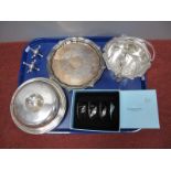 A Modern Set of Four Wedgwood Napkin Rings, boxed; a lidded serving dish, a plated swing handled ice