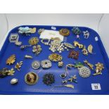 A Mixed Lot of Assorted Costume Brooches.