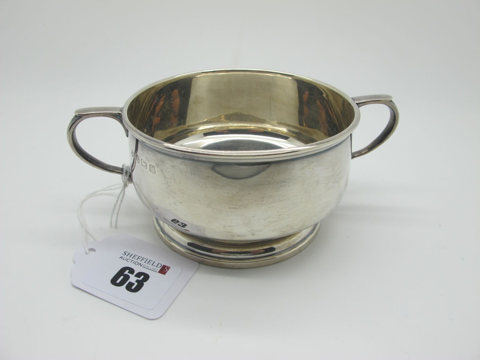 A Hallmarked Silver Twin Handled Shallow Sugar Bowl, Birmingham 1941, 9cm diameter (100grams).