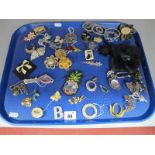 A Selection of Modern Brooches, including floral, butterflies, etc :- One Tray