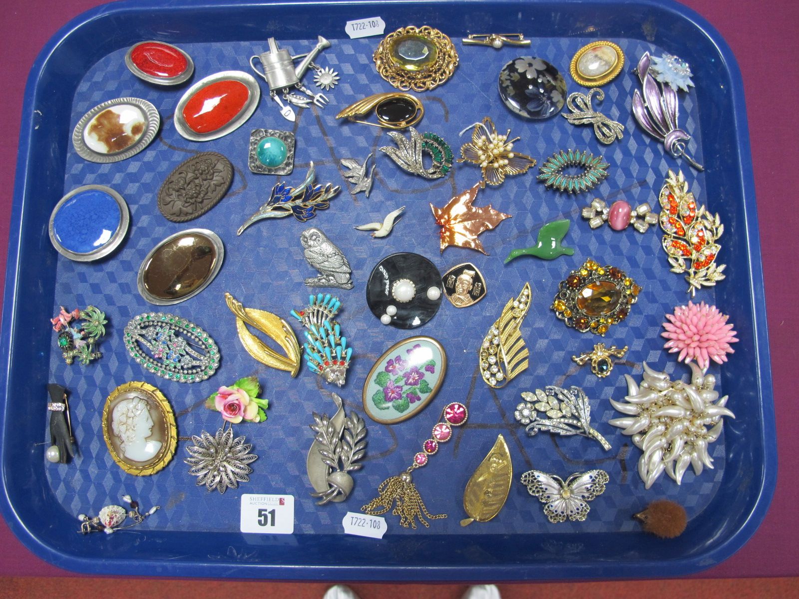 Vintage and Later Brooches, including a Ceramico designs oval brooch, depicting floral spray,