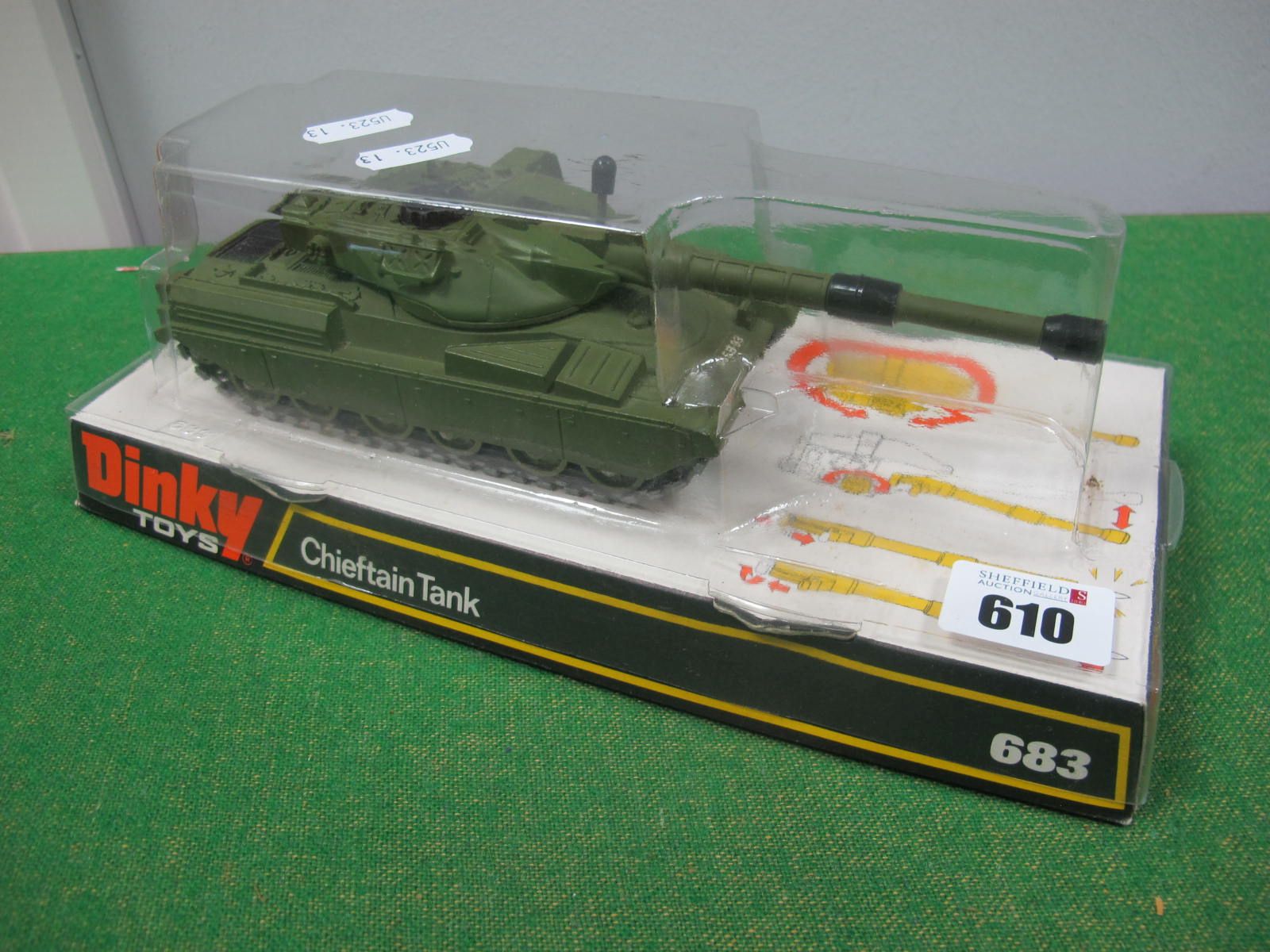 A boxed Dinky Toys 683 Chieftain Tank, very good condition, ammunition present. Box and plastic in - Image 2 of 2