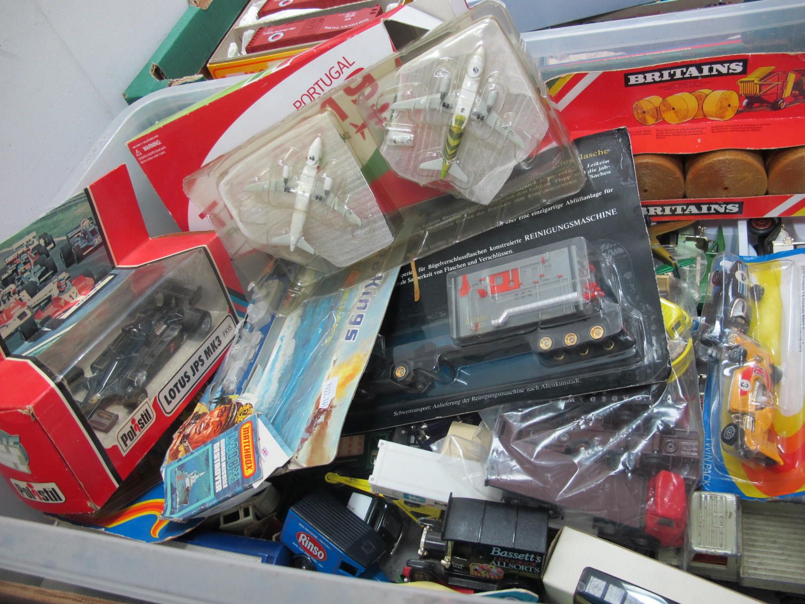 A Plastic Box of Modern Diecast, etc, lorries/cars, etc, playworn to very good.