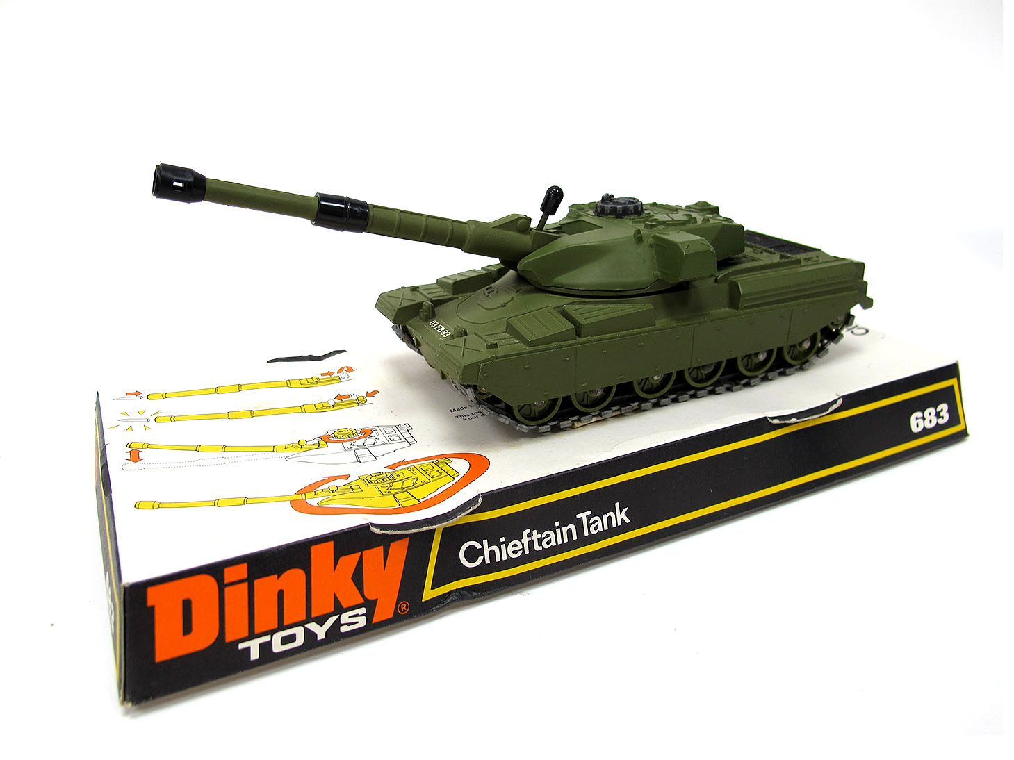A boxed Dinky Toys 683 Chieftain Tank, very good condition, ammunition present. Box and plastic in