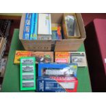 Sixteen 'HO' Gauge Boxed Kits of U.S.A Outline Rolling Stock, various liveries by Athearn, Bowser