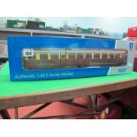 A Dapol 'O' Gauge/7mm Ref No 7P-004-004 G.W.r Chocolate/Cream Autocoach, missing one set of